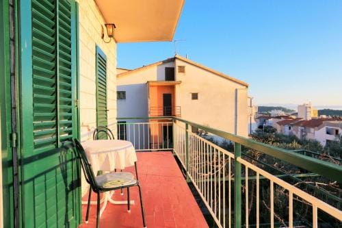 Apartments and rooms with parking space Makarska - 18028 Hotel in Makarska