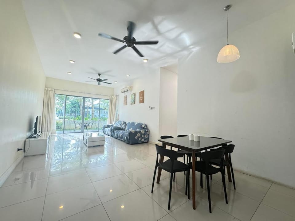 Sunset Seaview Vacation Condo City Centre @ IMAGO Shopping Mall Apartment hotel in Kota Kinabalu