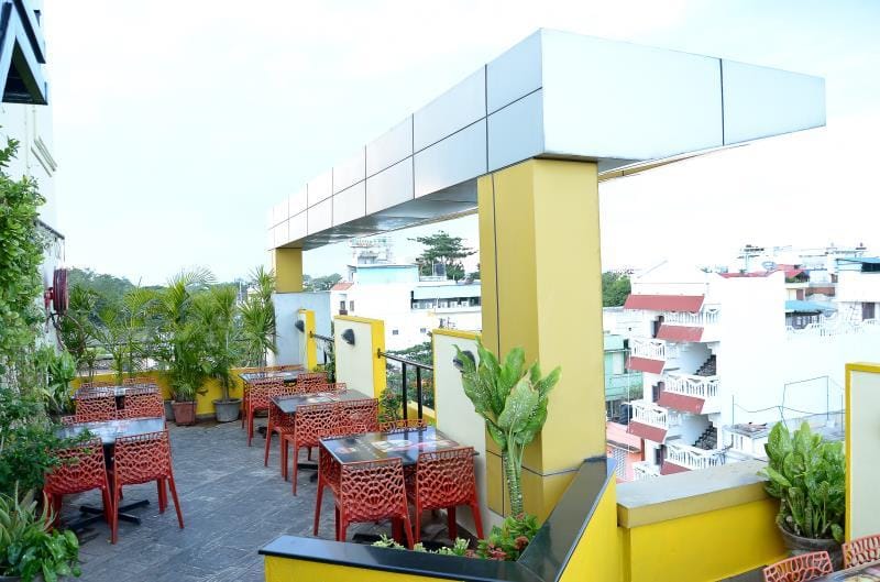 Devis Grand Hotel Hotel in Puducherry