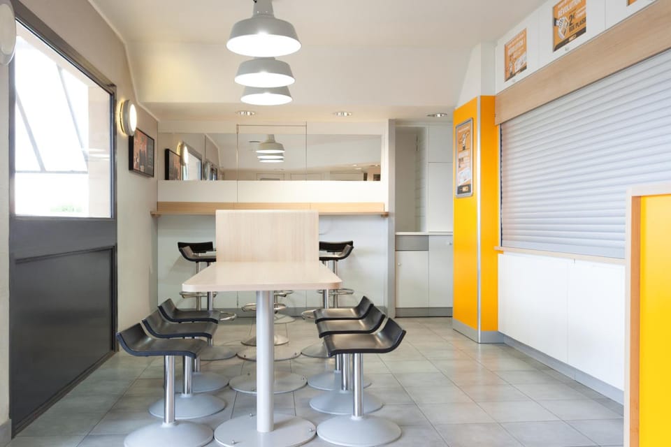 FYL GOOD ex hotelF1 Cherbourg Hotel in Normandy