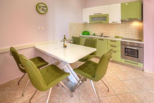 Apartments Luci and Kety Hotel in Lun