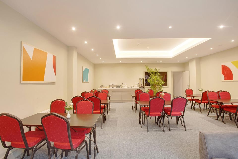 Civic Guest House Hotel in Isleworth