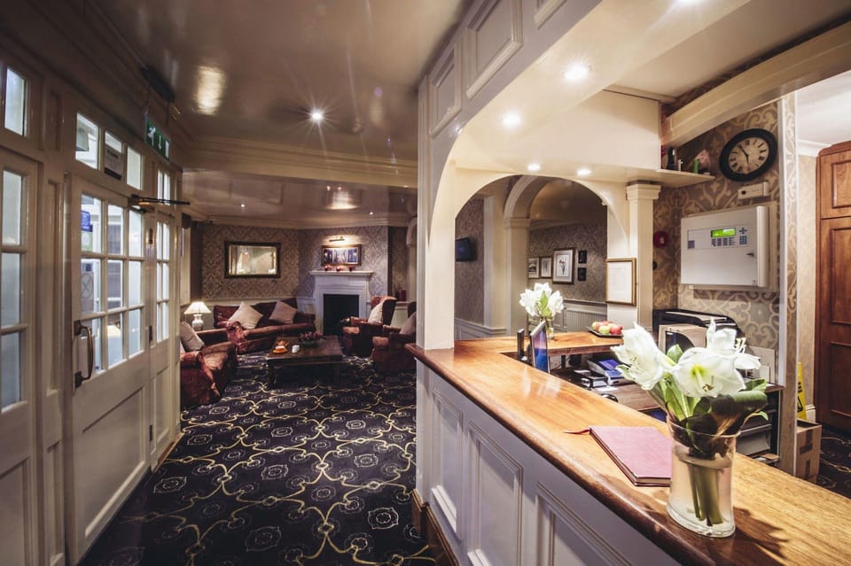 Mitre Hotel Hotel in Molesey