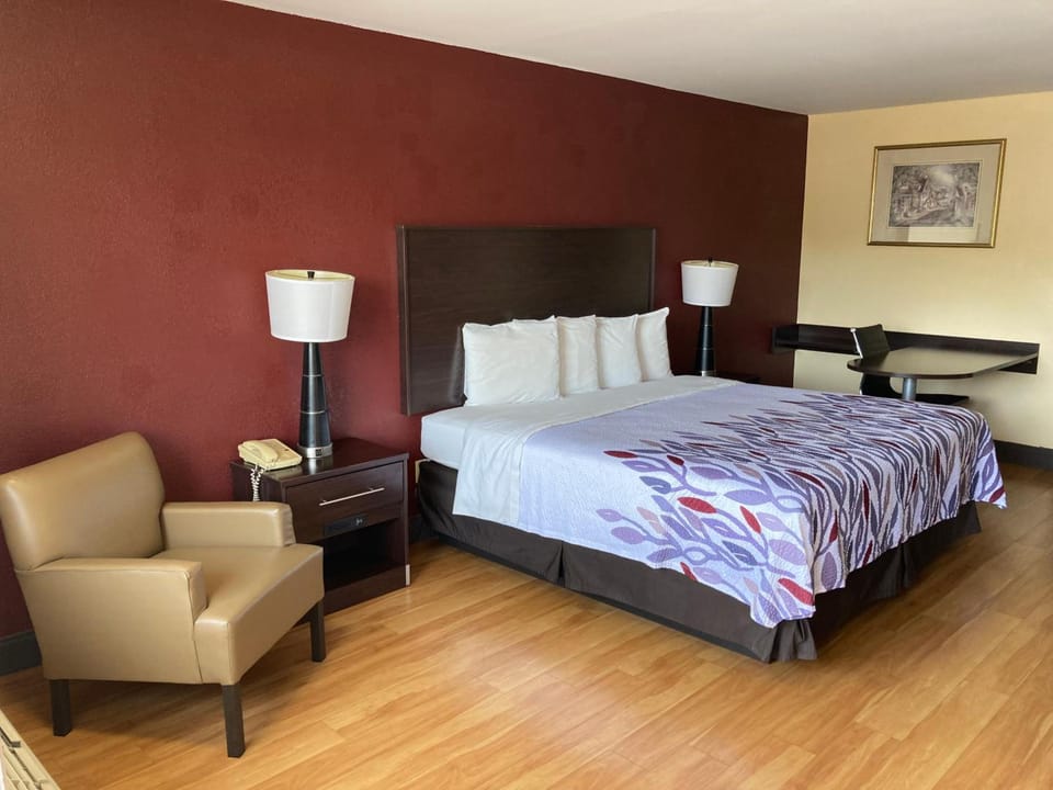 Red Roof Inn & Suites Cleveland, TN Hotel in Cleveland