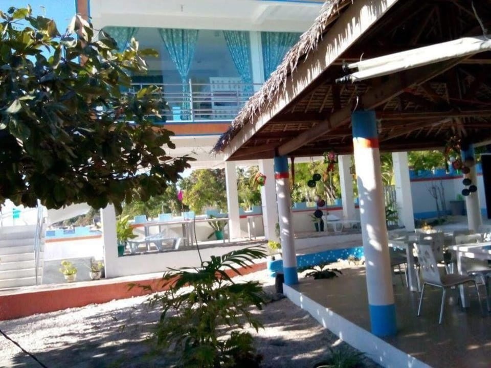 Tum's Resort Apartment hotel in Oslob