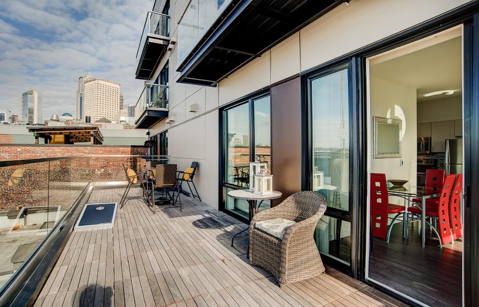 Pelicanstay in Stadium District Hotel in Seattle