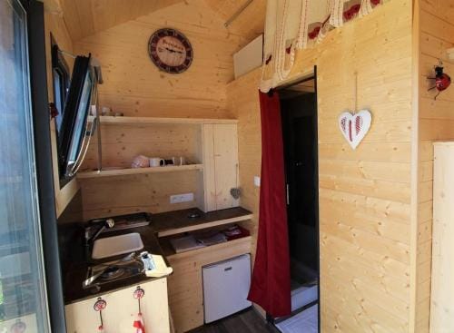 Tiny house au cœur du vignoble beaujolais Hotel in Bourgogne-Franche-Comté