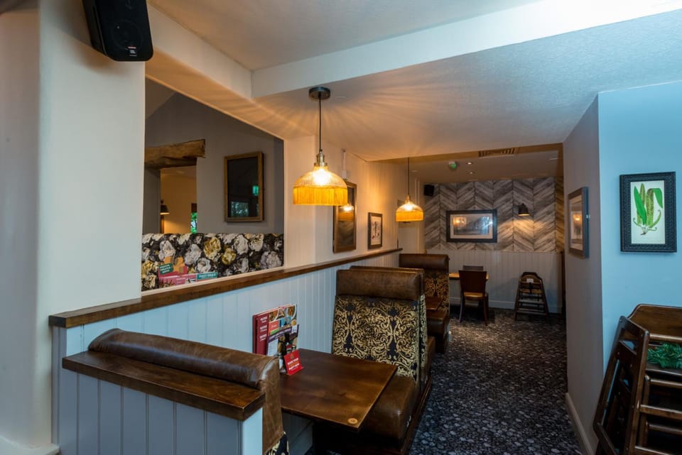 Wee Waif by Greene King Inns Hotel in South Oxfordshire District