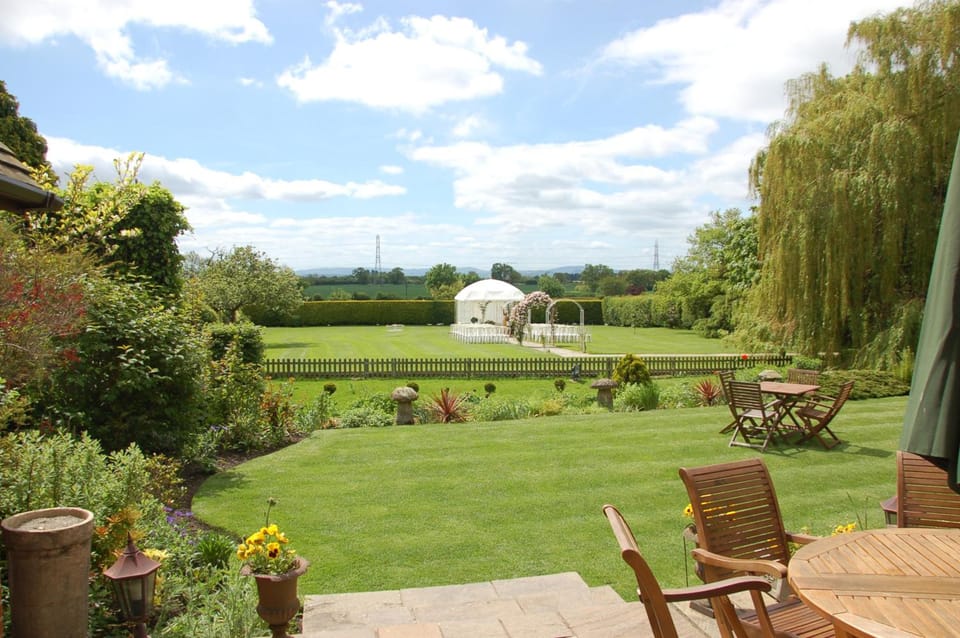 Albright Hussey Manor Hotel in Wales