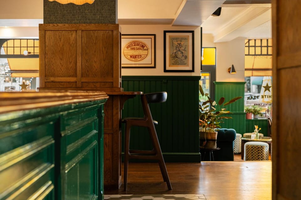 The White Star Tavern Hotel in Southampton