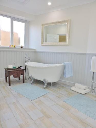 Tides Reach Guest House Hotel in The Mumbles