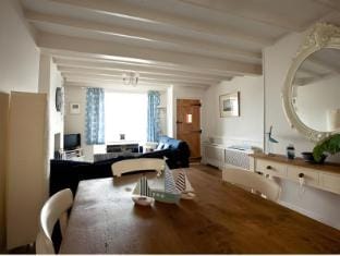 Tides Reach Guest House Hotel in The Mumbles