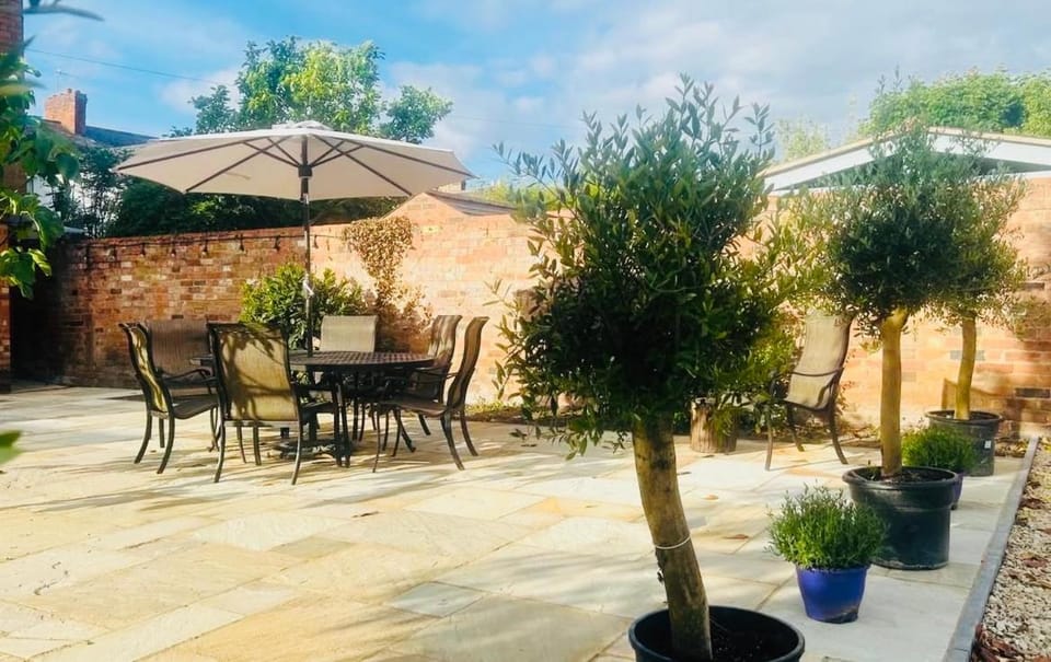 Cambridge Villa Hotel in Warwick