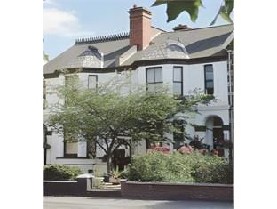 Cambridge Villa Hotel in Warwick