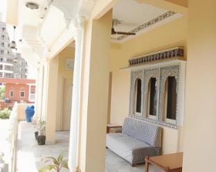 Hotel Bani Park Palace Hotel in Jaipur