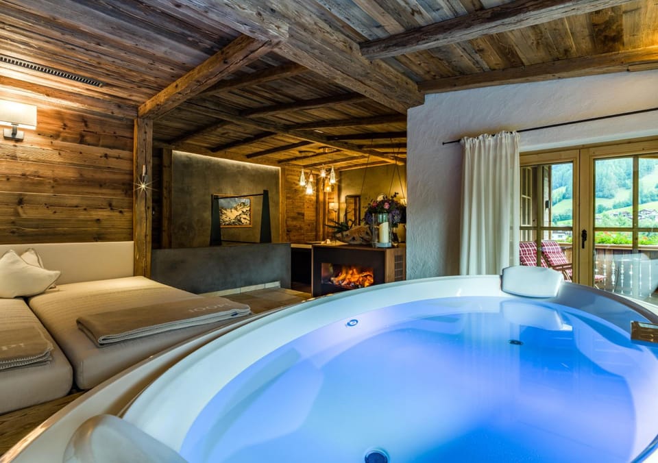 Hot tub