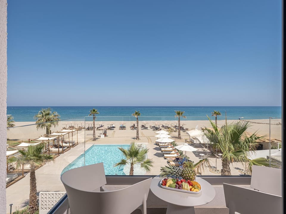 Iperion Beach Hotel Apartment hotel in Rethymno