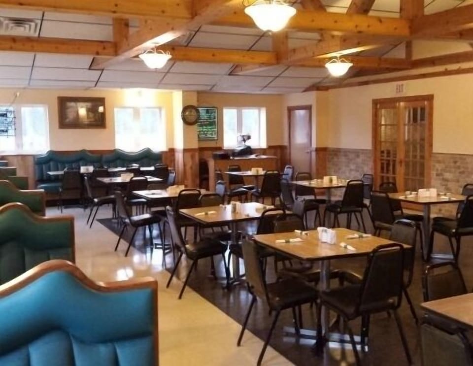 Inn of the Pines Motel in Wisconsin