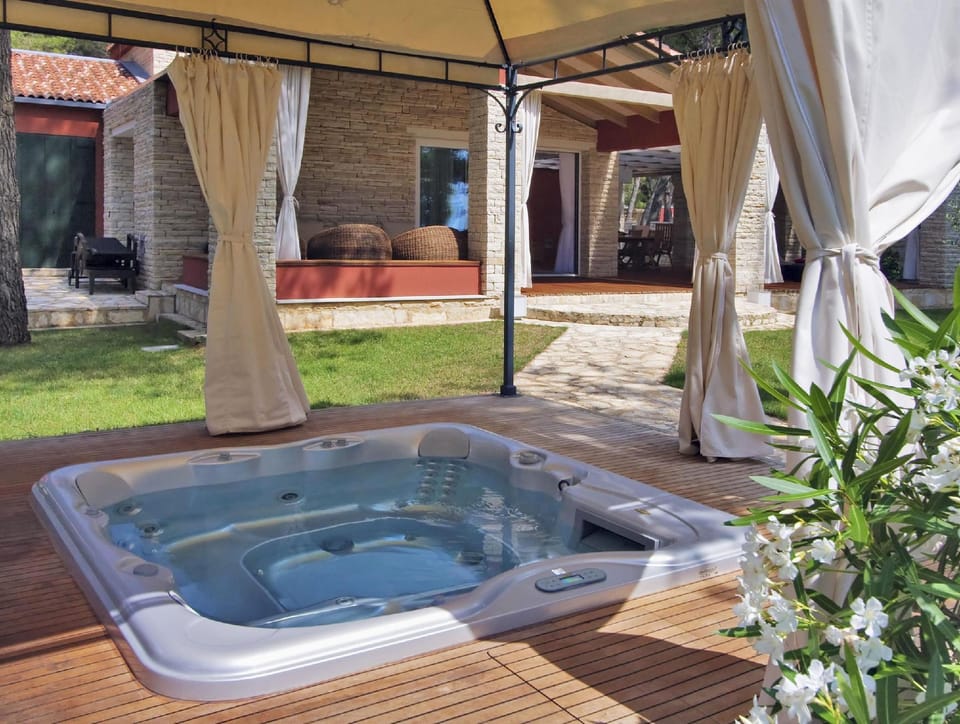 Hot tub