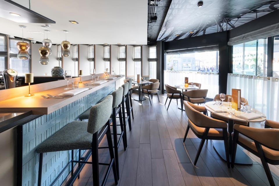 Bar/lounge