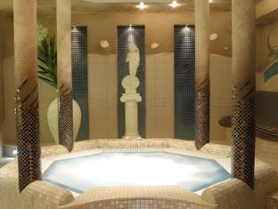 Hot tub