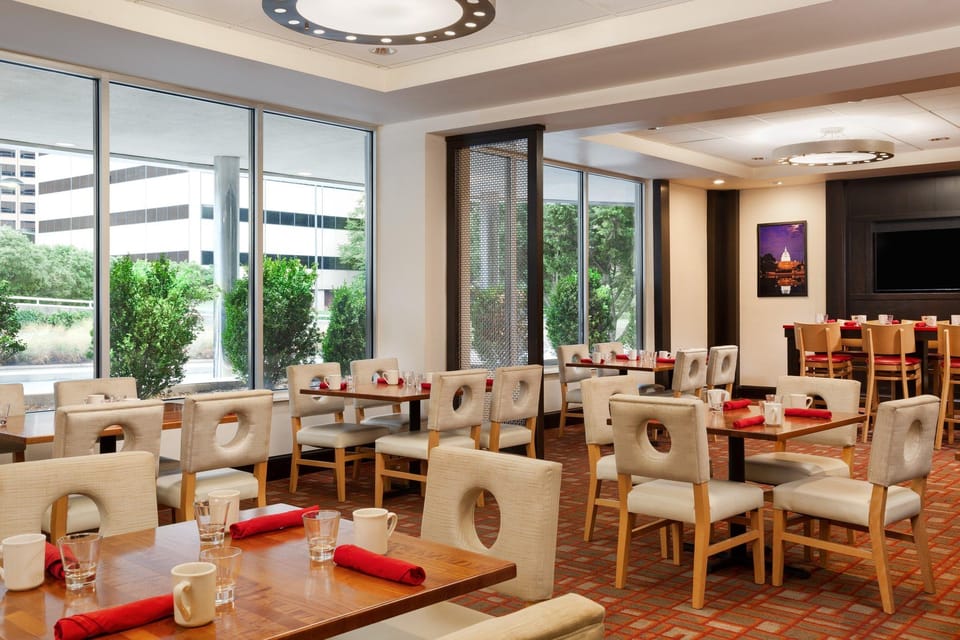 Holiday Inn National Airport/Crystal City By IHG Hotel in Crystal City