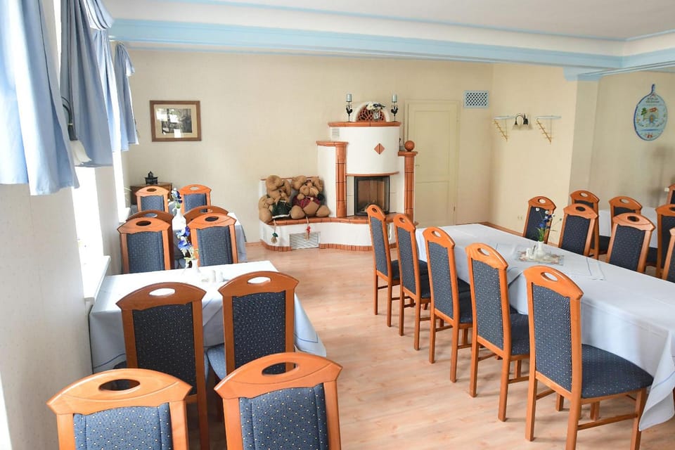 Thueringer Klosshotel Goldene Henne Hotel in Thuringia, Germany