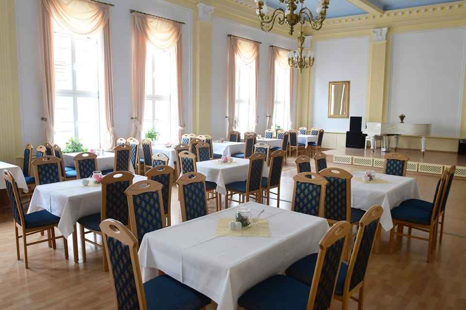 Thueringer Klosshotel Goldene Henne Hotel in Thuringia, Germany