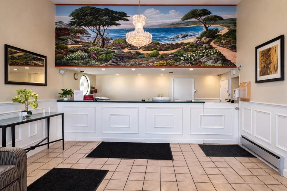 Scottish Fairway Inn Hotel in Monterey