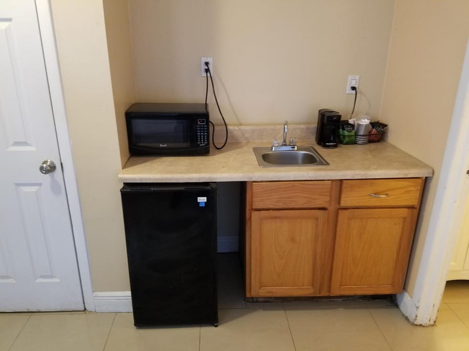 Haven Hotel - Fort Lauderdale Airport & Cruise Port Motel in Dania Beach