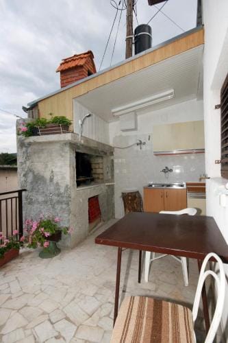 Apartments and rooms with parking space Novi Vinodolski - 2350 Hotel in Novi Vinodolski