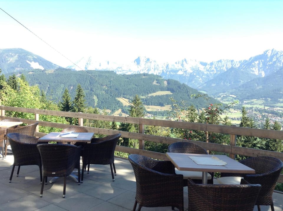 JUFA Hotel Schloss Rothelstein - Self Check-in Hotel in Styria