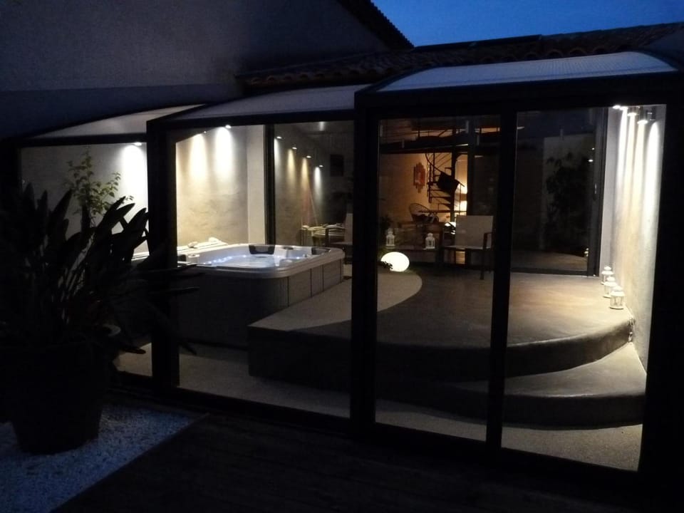 Chambres d'hotes Deluxe Jacuzzi Mas de l'Etoile Hotel in Saintes-Maries-de-la-Mer