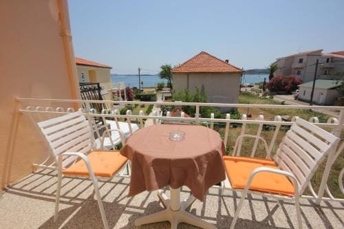 Rooms by the sea Pasman - 8223 Hotel in Šibenik-Knin County, Croatia