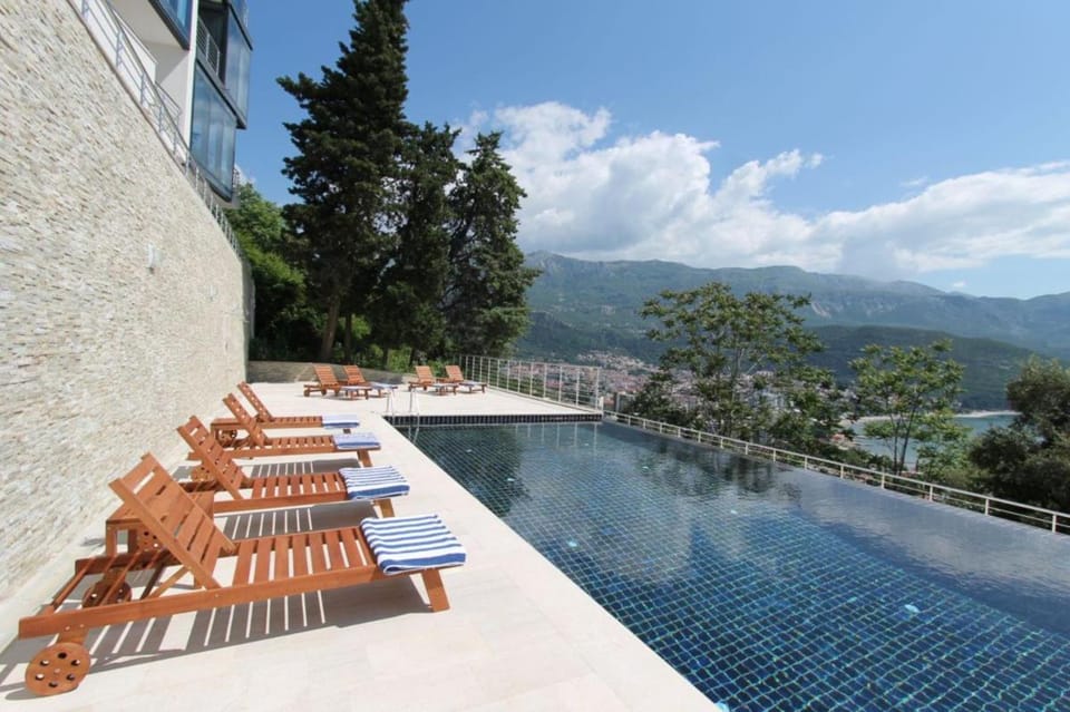 Apartments Aqua Hotel in Budva