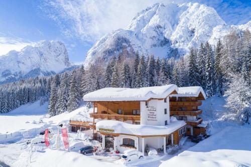 Hotel Hubertushof - Ihr Hotel mit Herz Hotel in Mittenwald