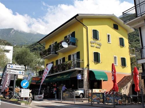 Bikeapartments Appartamenti Laura & Jasmin Hotel in Malcesine