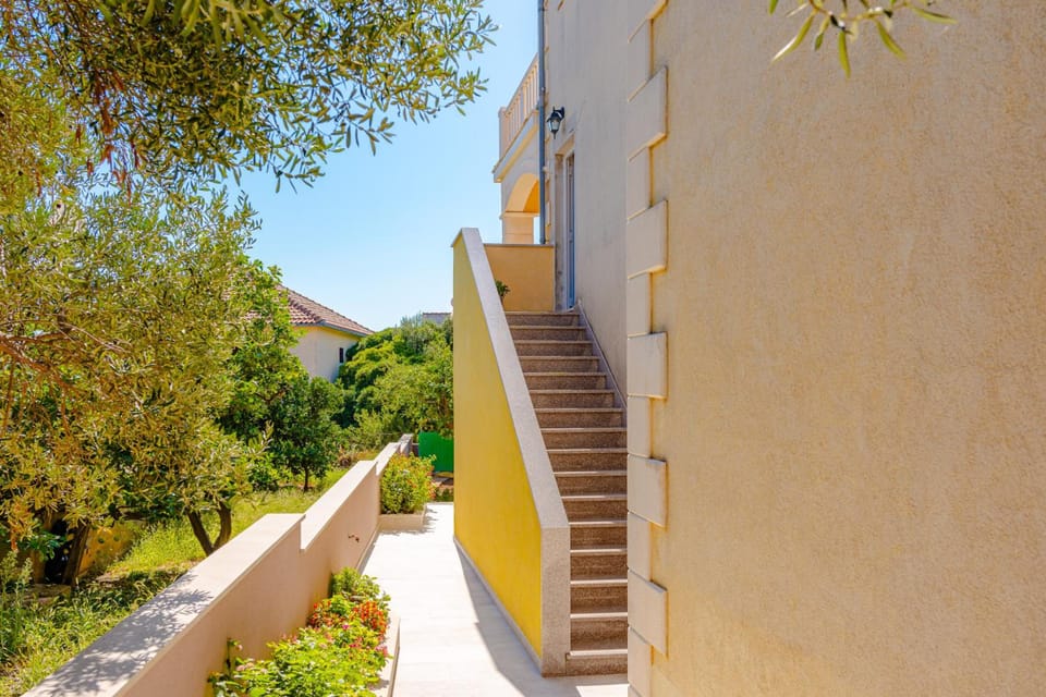 Apartments Mladenka Hotel in Dubrovnik-Neretva County