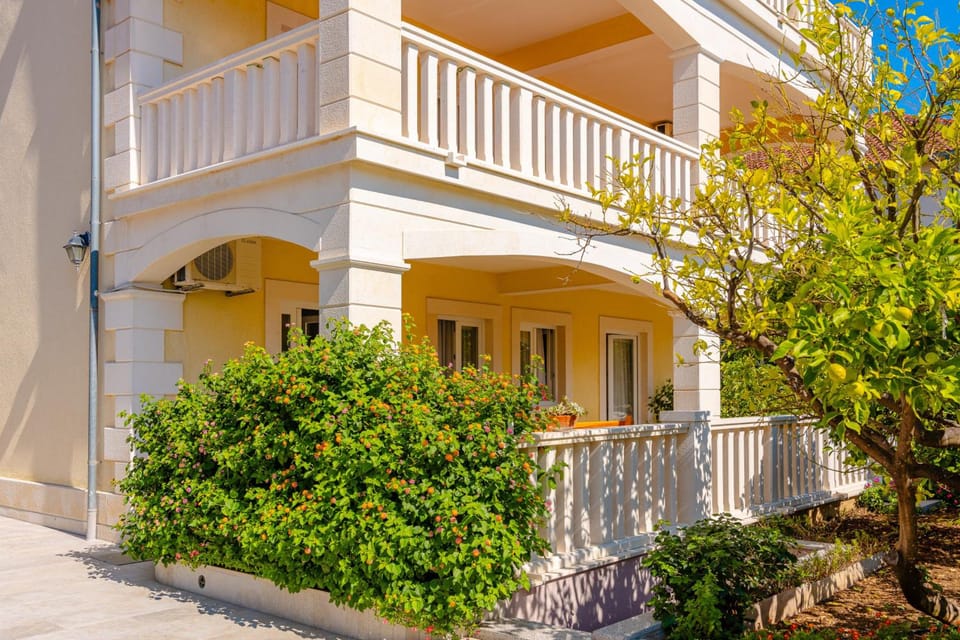 Apartments Mladenka Hotel in Dubrovnik-Neretva County