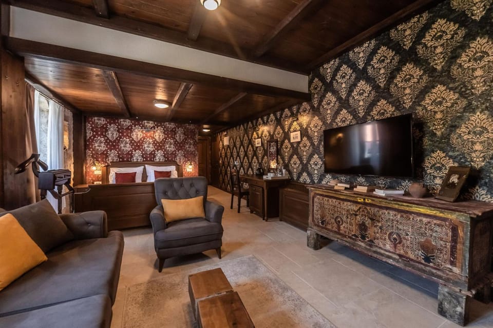 Talici Hill - Rustic Villas Hotel in Montenegro