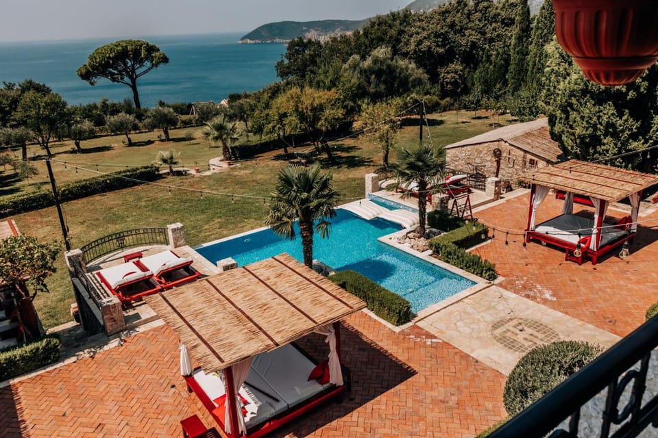 Talici Hill - Rustic Villas Hotel in Montenegro
