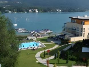 Seehotel Sud - Adults Only Hotel in Velden am Wörthersee