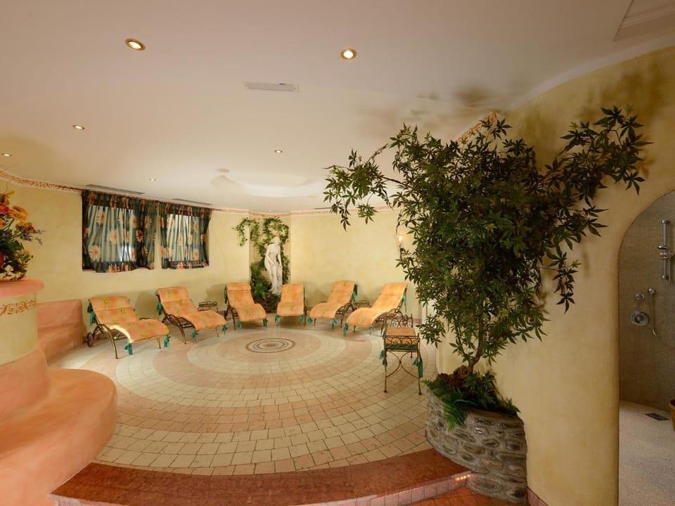 Hotel Neue Post Hotel in Trentino-South Tyrol