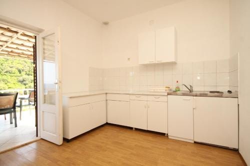 Apartments and rooms by the sea Lucica, Lastovo - 990 Hotel in Dubrovnik-Neretva County