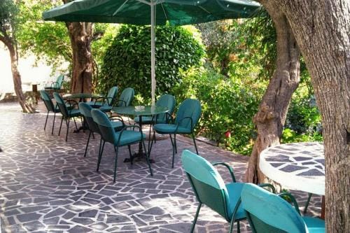 Apartments and rooms by the sea Zivogosce - Blato, Makarska - 521 Hotel in Dubrovnik-Neretva County
