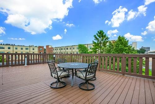 Modern 4BR Penthouse in Downtown by Hosteeva Hotel in Warehouse District