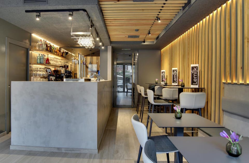 Bar/lounge