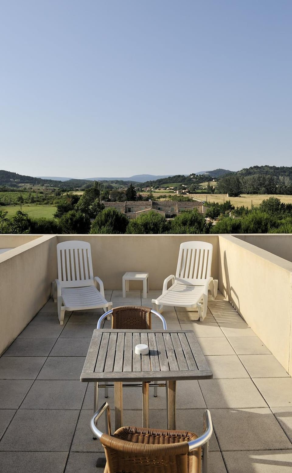 Logis Hotel Le Manoir - Luberon Hotel in Apt