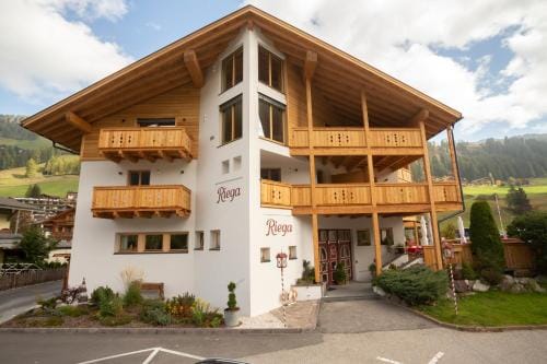 Apartments Riega Hotel in Sexten