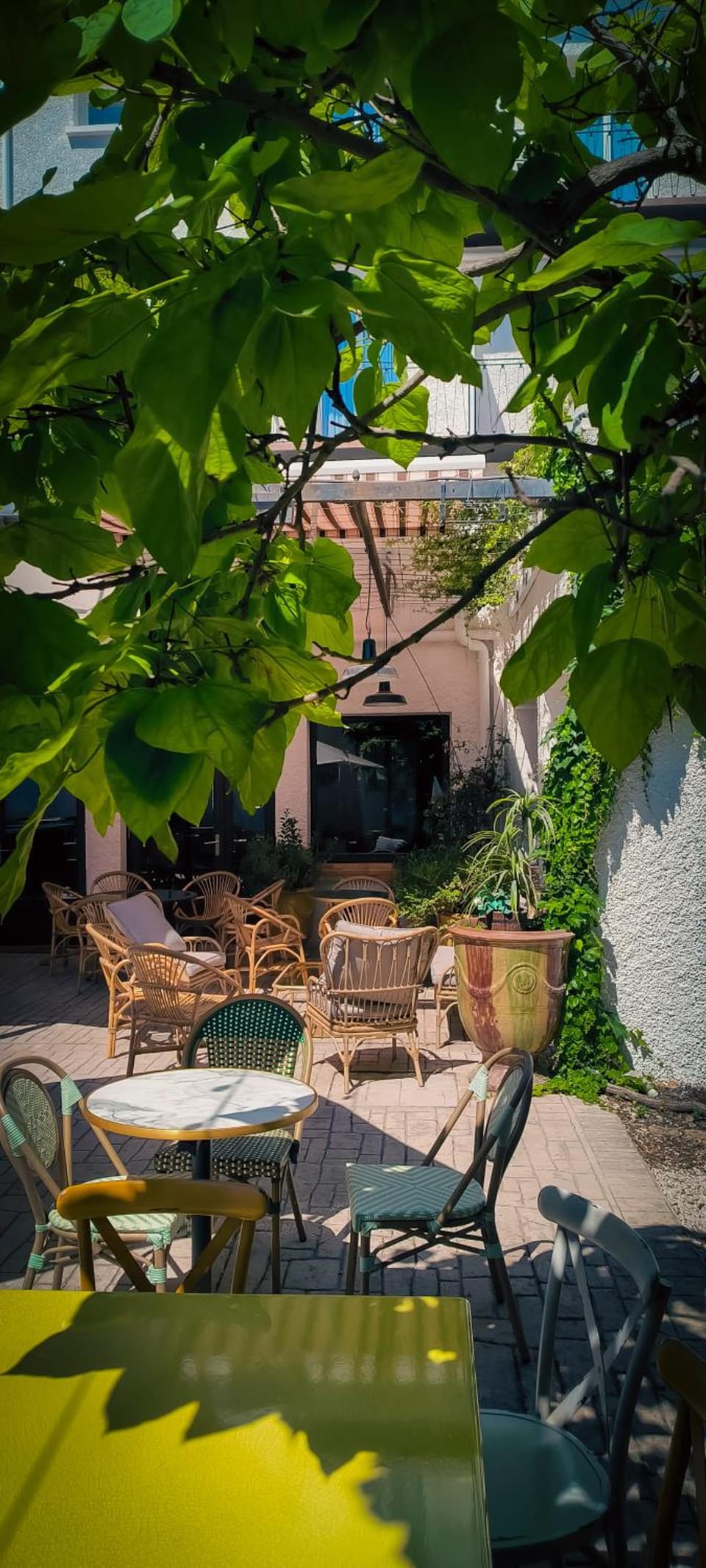 Logis Hotel Les Vignes Blanches Hotel in Provence-Alpes-Côte d'Azur